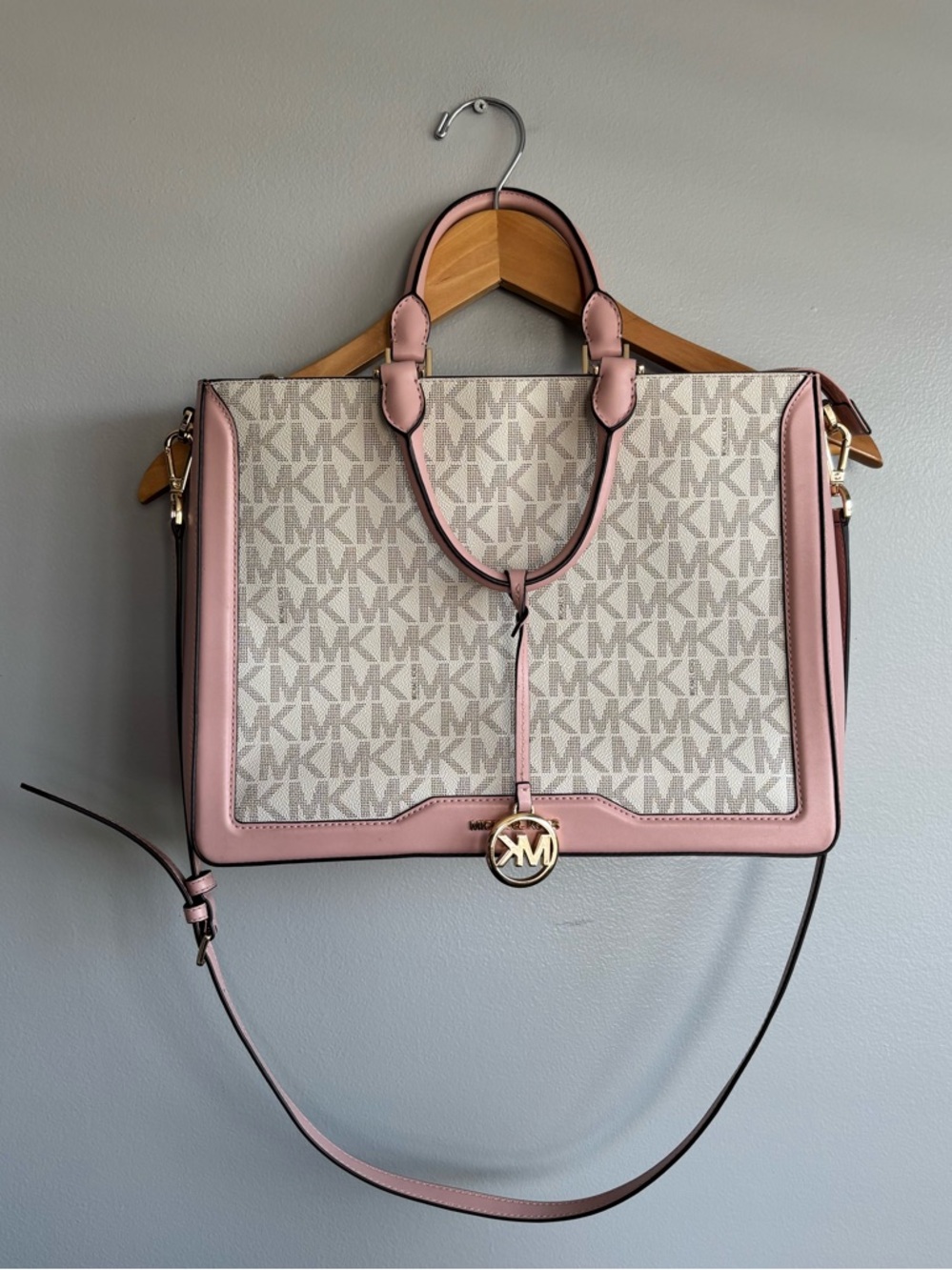NWT Michael Kors Jessie Large Tote Vanilla Pale Pink Monogram Leather Trim *Det*